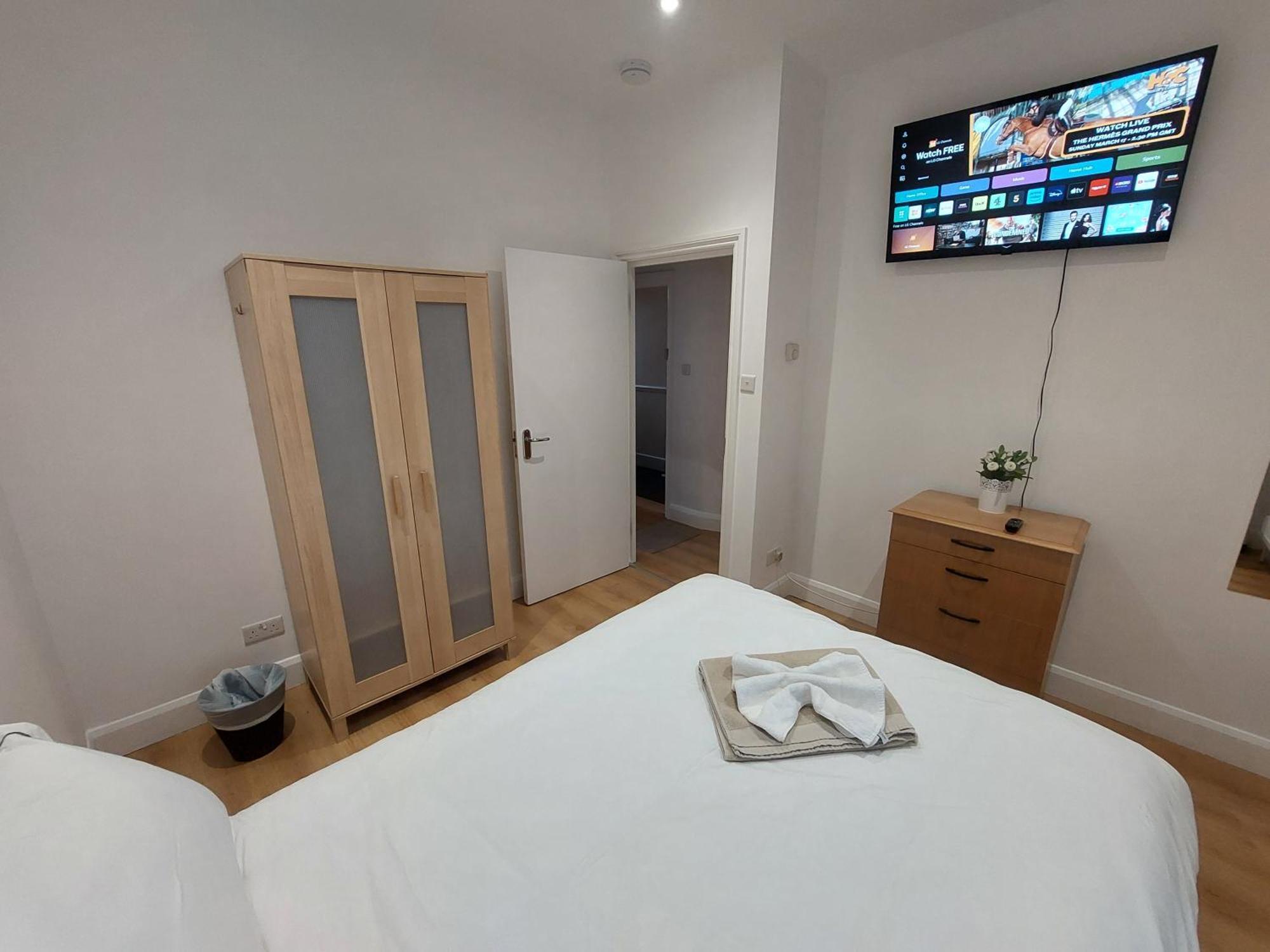 Cosy North Kensington Family Apartment For 4 Persons - Children Stay Free Londen Buitenkant foto