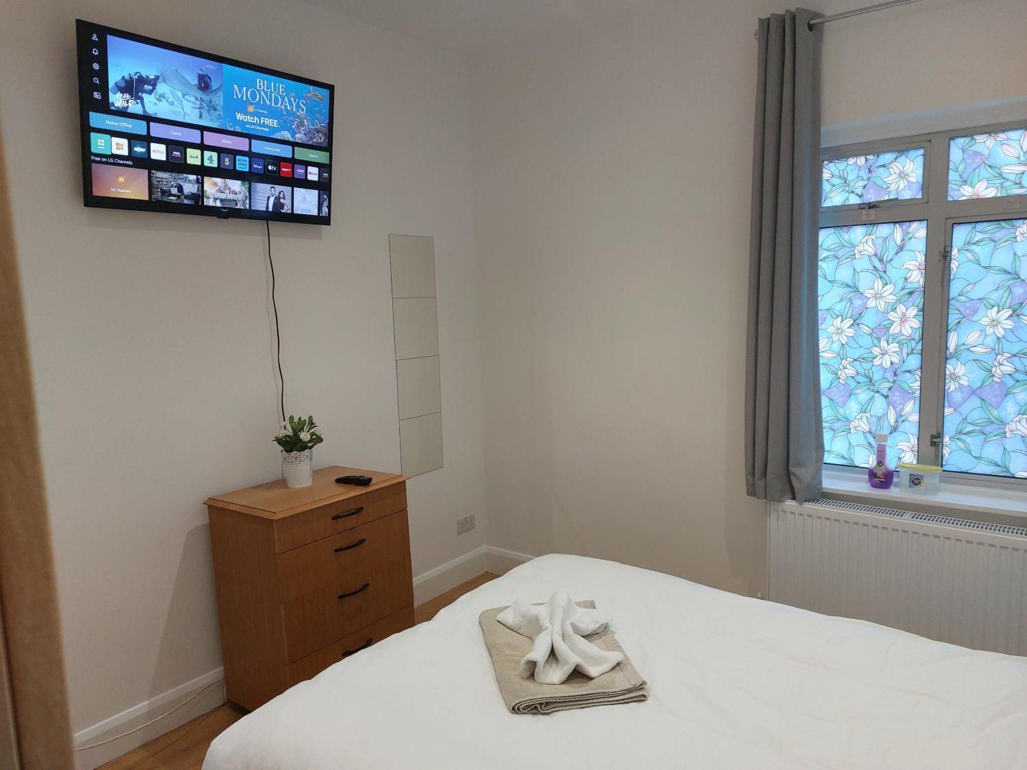 Cosy North Kensington Family Apartment For 4 Persons - Children Stay Free Londen Buitenkant foto